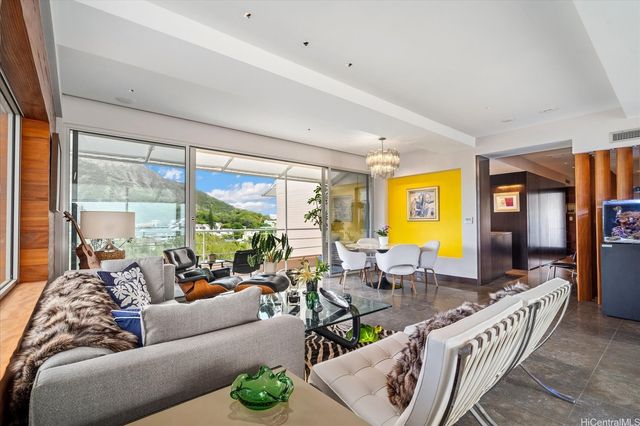 2979 Kalakaua Avenue 904, Honolulu, HI 96815