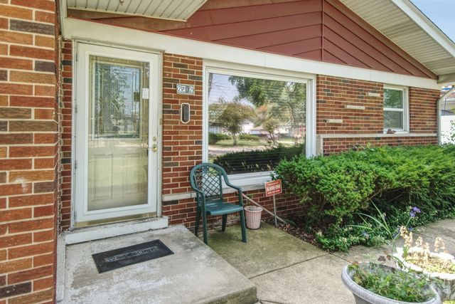 2202 Tamarack Drive, Joliet, IL 60432