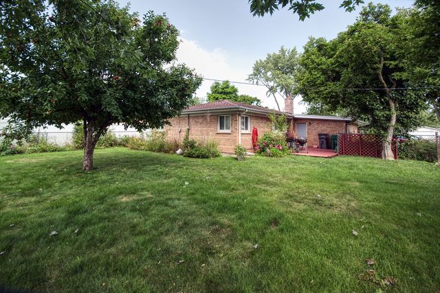 2202 Tamarack Drive, Joliet, IL 60432