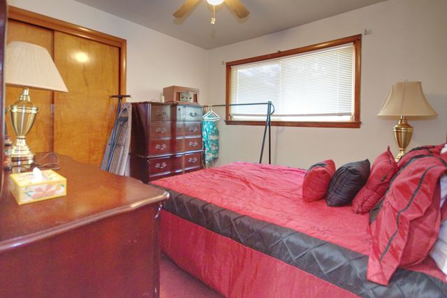 2202 Tamarack Drive, Joliet, IL 60432