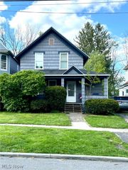 231 Howe Street, Elyria, OH 44035