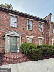 28 Old Ivy Square NE 28, Atlanta, GA 30342