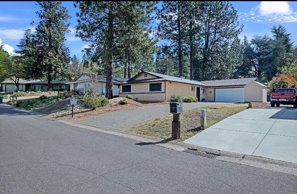 3087 Camino Ct, Camino, CA 95709