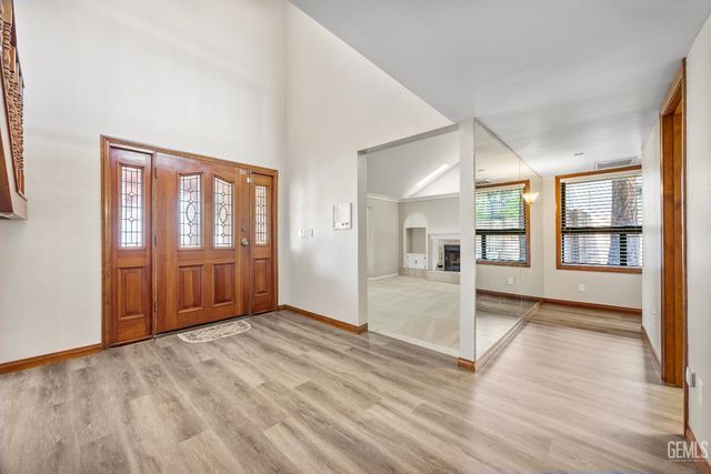 7112 Crestwood Street, Bakersfield, CA 93308