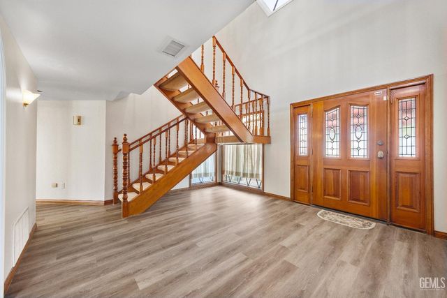7112 Crestwood Street, Bakersfield, CA 93308