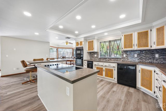 7112 Crestwood Street, Bakersfield, CA 93308