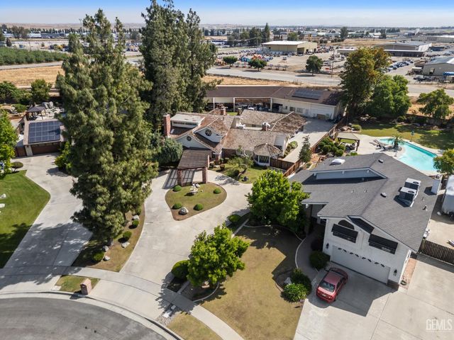 7112 Crestwood Street, Bakersfield, CA 93308