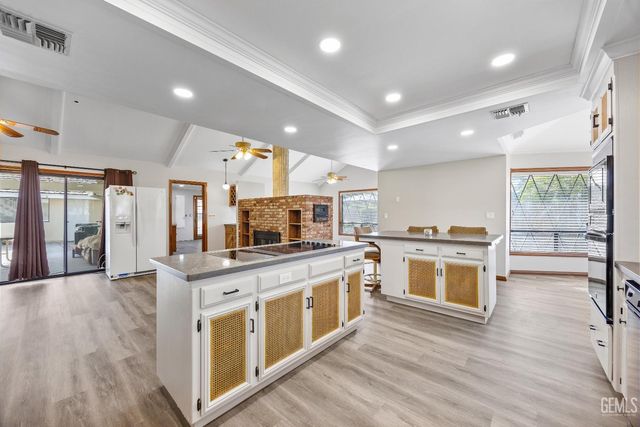 7112 Crestwood Street, Bakersfield, CA 93308