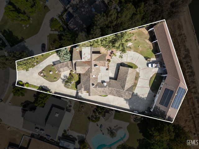 7112 Crestwood Street, Bakersfield, CA 93308