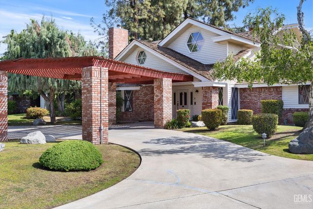 7112 Crestwood Street, Bakersfield, CA 93308