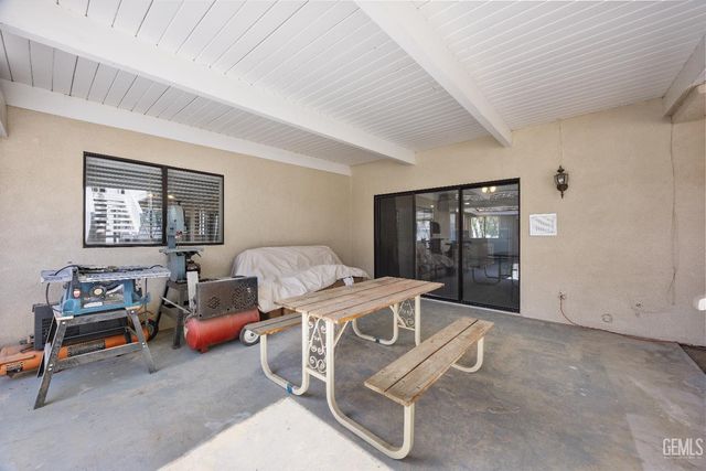 7112 Crestwood Street, Bakersfield, CA 93308