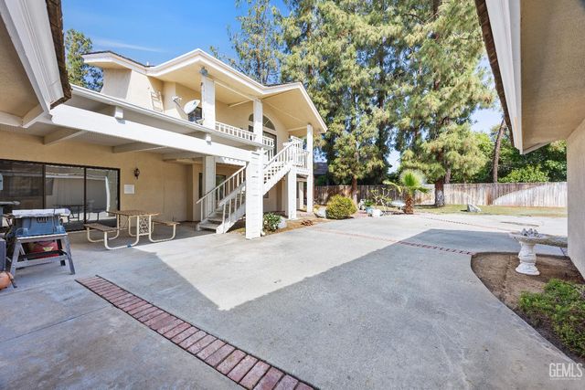 7112 Crestwood Street, Bakersfield, CA 93308