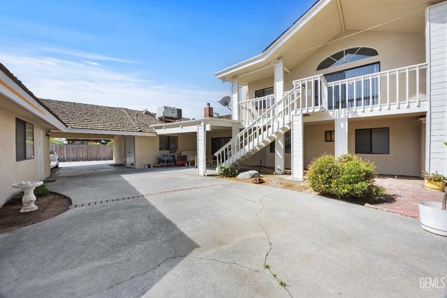 7112 Crestwood Street, Bakersfield, CA 93308