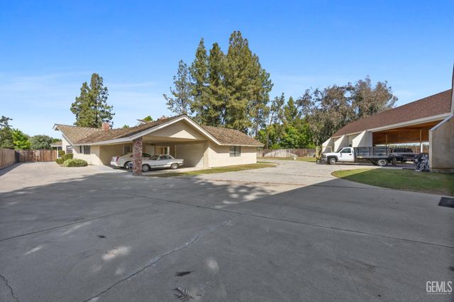 7112 Crestwood Street, Bakersfield, CA 93308