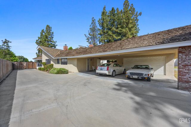 7112 Crestwood Street, Bakersfield, CA 93308