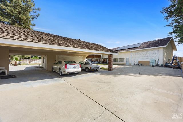 7112 Crestwood Street, Bakersfield, CA 93308
