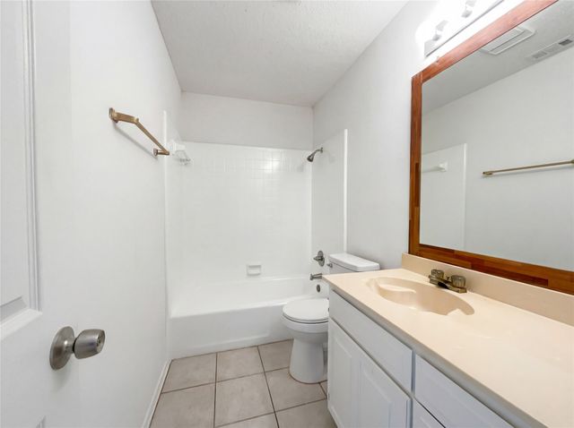 709 Sandy Trail, Fort Worth, TX 76120