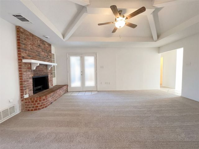 709 Sandy Trail, Fort Worth, TX 76120