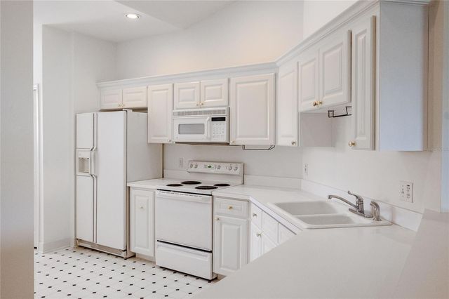 447 ENCLAVE PLACE 447, Lakeland, FL 33803