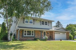 W223N2314 Meadowood LANE, Waukesha, WI 53186