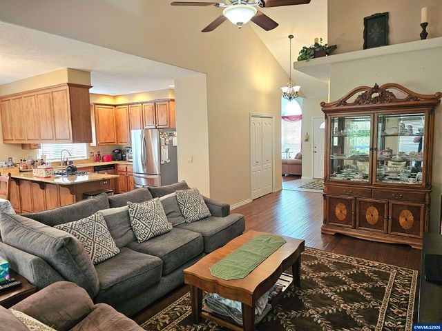 6120 Fairbanks St SE, Salem, OR 97306