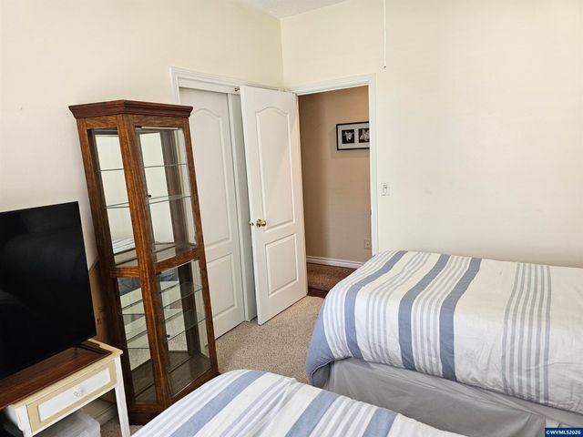6120 Fairbanks St SE, Salem, OR 97306