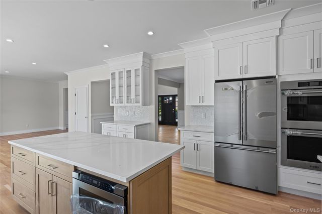 366 Broadway, Massapequa Park, NY 11762