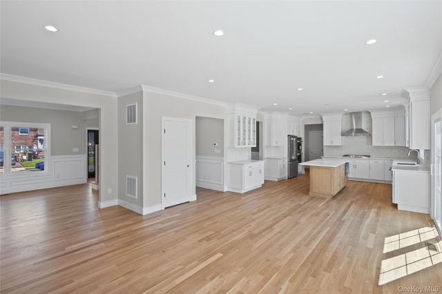 366 Broadway, Massapequa Park, NY 11762