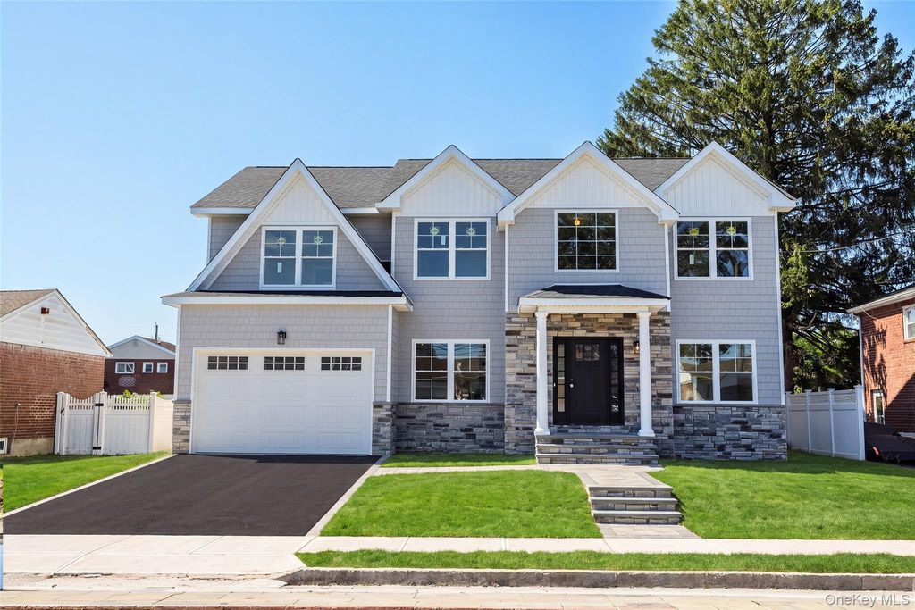 366 Broadway, Massapequa Park, NY 11762 — exterior