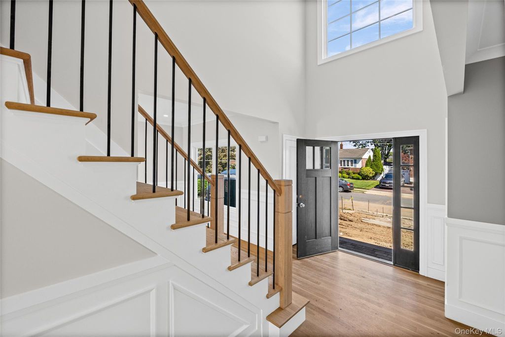 366 Broadway, Massapequa Park, NY 11762 — photo 4