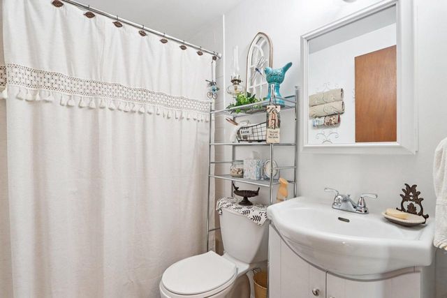 1308 West End ROAD, Waukesha, WI 53188