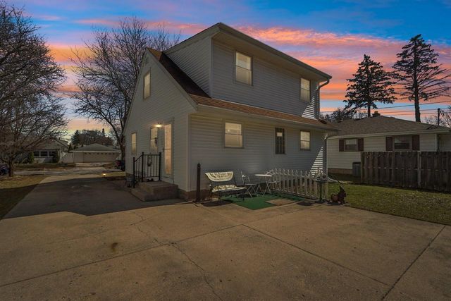 1308 West End ROAD, Waukesha, WI 53188