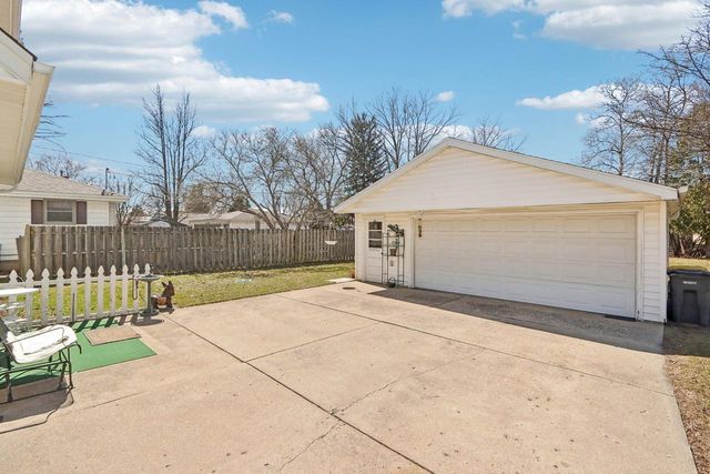 1308 West End ROAD, Waukesha, WI 53188