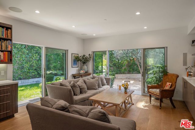 13611 Bayliss Road, Los Angeles, CA 90049