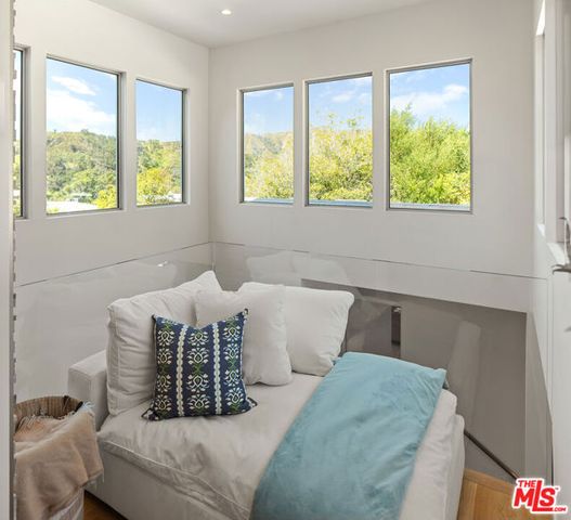 13611 Bayliss Road, Los Angeles, CA 90049