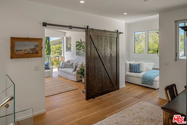 13611 Bayliss Road, Los Angeles, CA 90049
