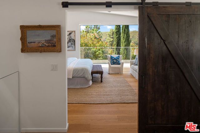 13611 Bayliss Road, Los Angeles, CA 90049
