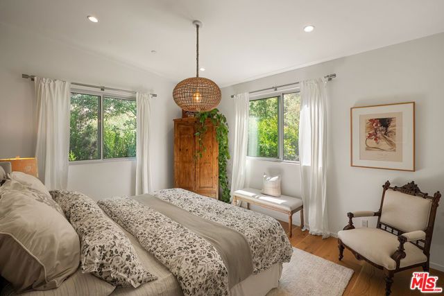 13611 Bayliss Road, Los Angeles, CA 90049