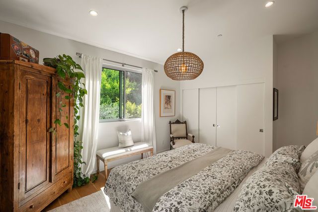 13611 Bayliss Road, Los Angeles, CA 90049