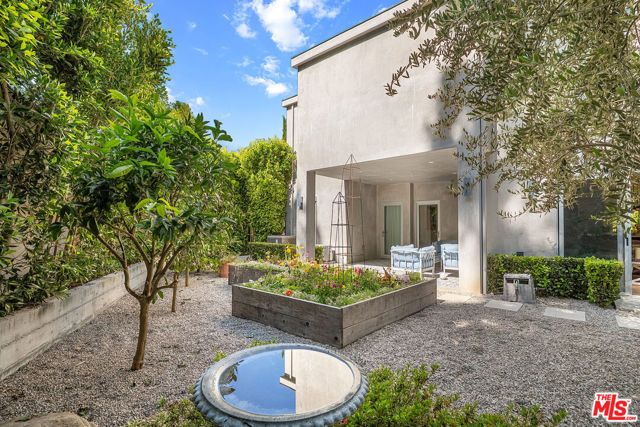 13611 Bayliss Road, Los Angeles, CA 90049