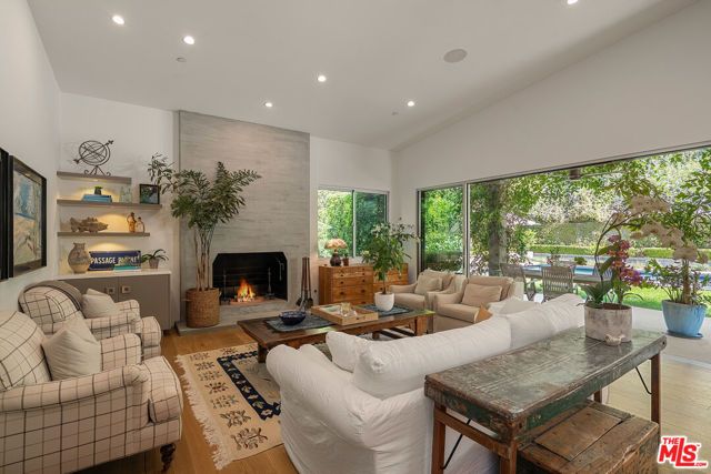 13611 Bayliss Road, Los Angeles, CA 90049