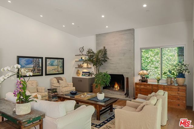 13611 Bayliss Road, Los Angeles, CA 90049