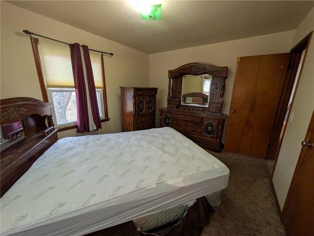 2512 Queen Ridge Drive, Independence, MO 64055