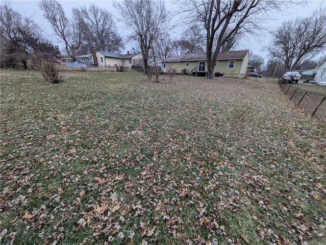 2512 Queen Ridge Drive, Independence, MO 64055