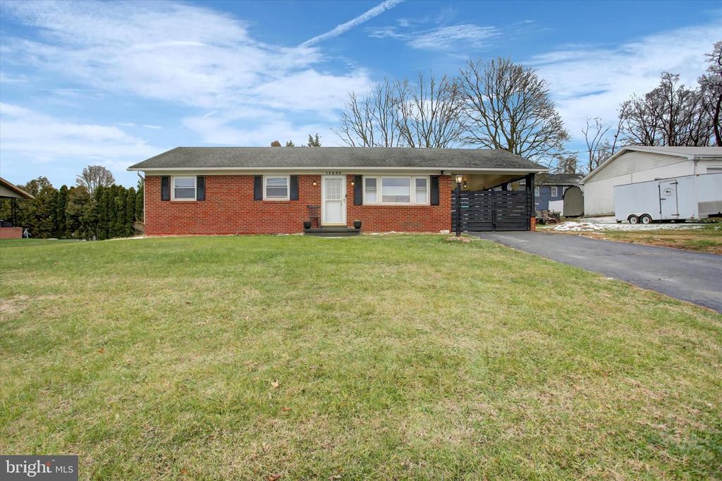 10894 GRINDSTONE HILL ROAD, Greencastle, PA 17225