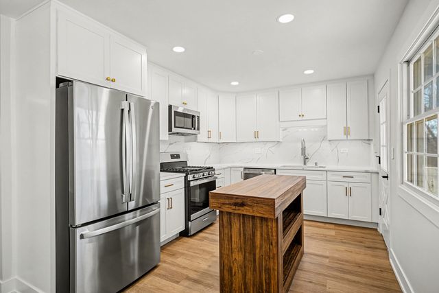 6920 Orchard Lane, Hanover Park, IL 60133