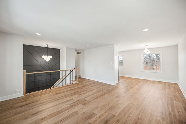 6920 Orchard Lane, Hanover Park, IL 60133