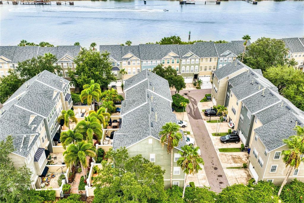 Image 3 of property listing at 1425 HARBOUR WALK ROAD, Tampa, FL 33602