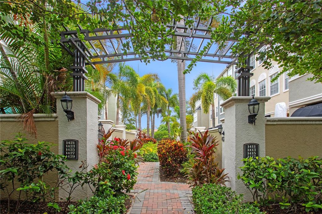 Image 4 of property listing at 1425 HARBOUR WALK ROAD, Tampa, FL 33602