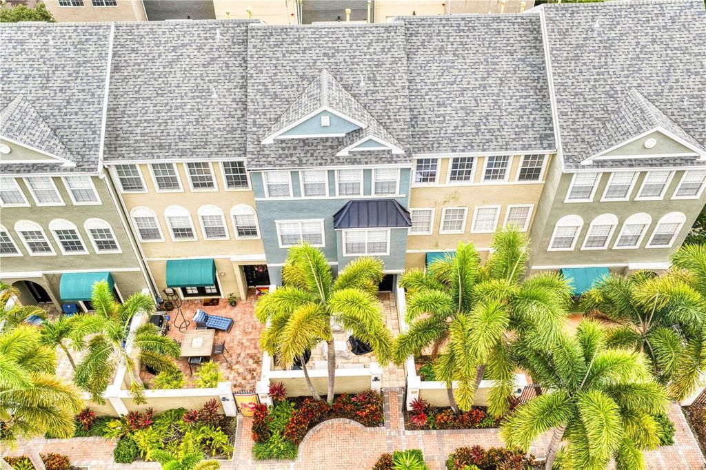 Image 35 of property listing at 1425 HARBOUR WALK ROAD, Tampa, FL 33602